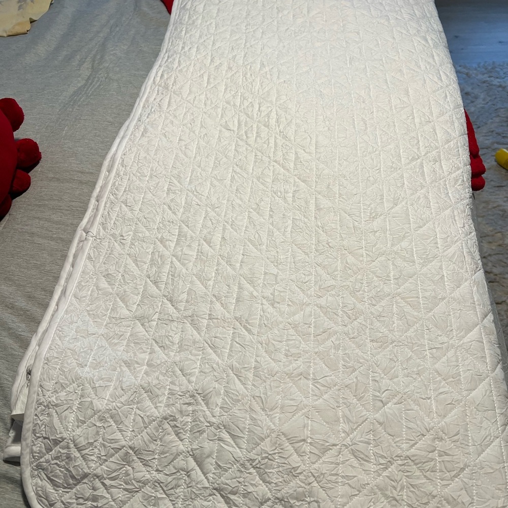 Elegant King White Quilted Bedding